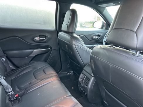Used 2019 Jeep Cherokee High Altitude AWD/4WD image 11