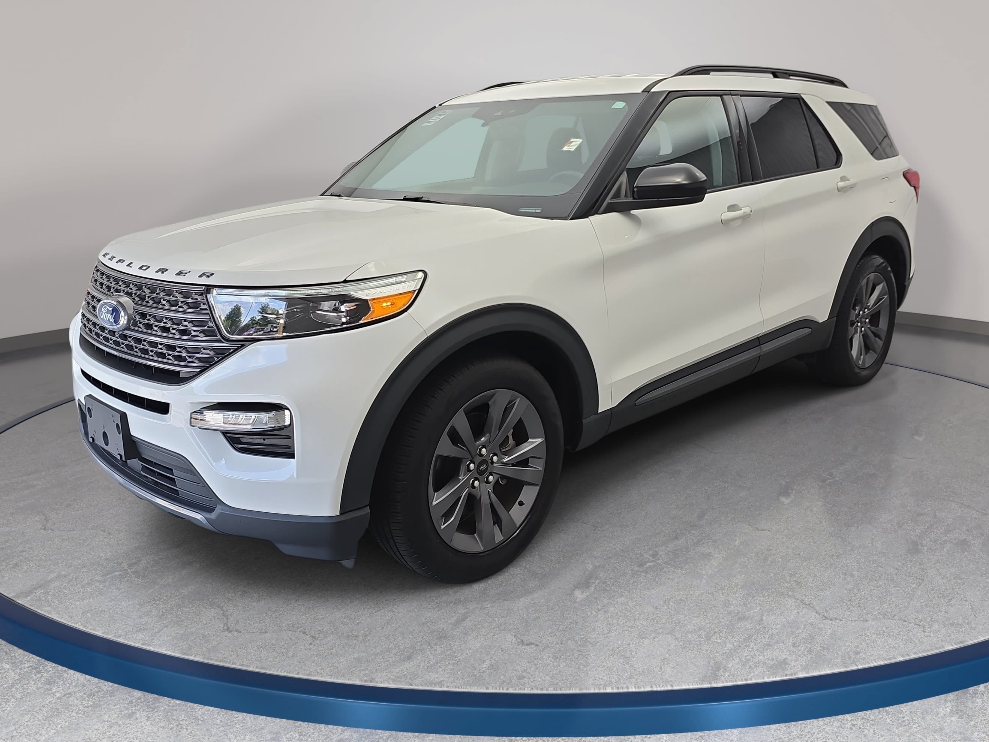 Used 2023 Ford Explorer XLT w/ Equipment Group 202A RWD image 1