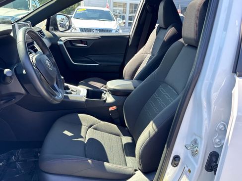 Used 2023 Toyota RAV4 SE w/ Weather & Moonroof Package AWD/4WD image 9