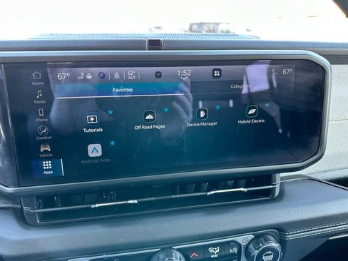 Used 2025 Jeep Wrangler Unlimited Sahara image 23