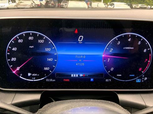 Used 2023 Mercedes-Benz GLC 300 4MATIC image 26