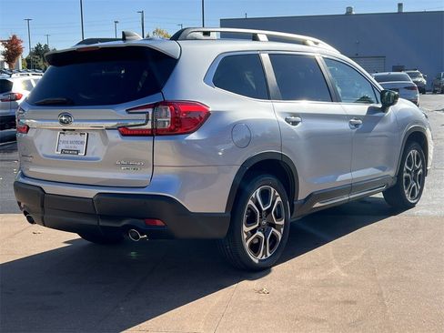 New 2025 Subaru Ascent Limited image 11