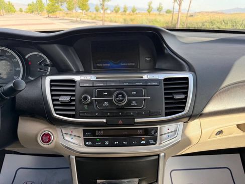 Used 2015 Honda Accord EX image 29