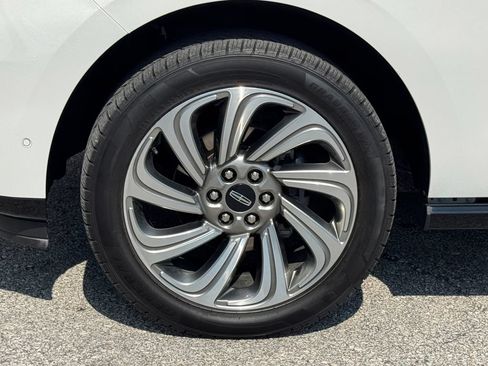 Used 2022 Lincoln Navigator L Reserve AWD/4WD image 43