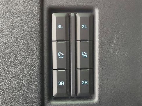 Used 2022 Ford Expedition Limited image 9