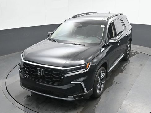 Used 2025 Honda Pilot Elite image 28