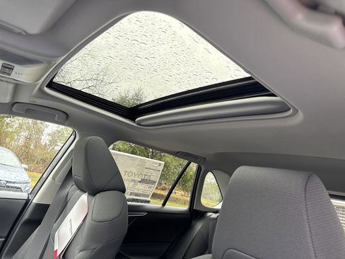 New 2025 Toyota RAV4 XLE w/ Convenience Package FWD image 16