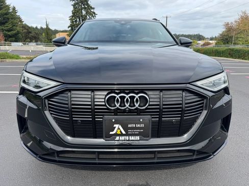 Used 2022 Audi e-tron Premium w/ Convenience Plus Package AWD/4WD image 3
