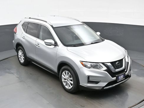 Used 2018 Nissan Rogue SV FWD image 39