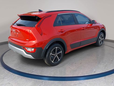 New 2026 Kia Niro LX image 5