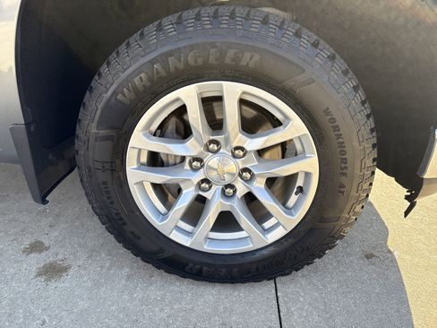 Used 2019 Chevrolet Silverado 1500 LT w/ All-Star Edition image 12