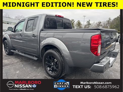 Certified 2020 Nissan Frontier SV w/ Midnight Edition Floor Mats image 5