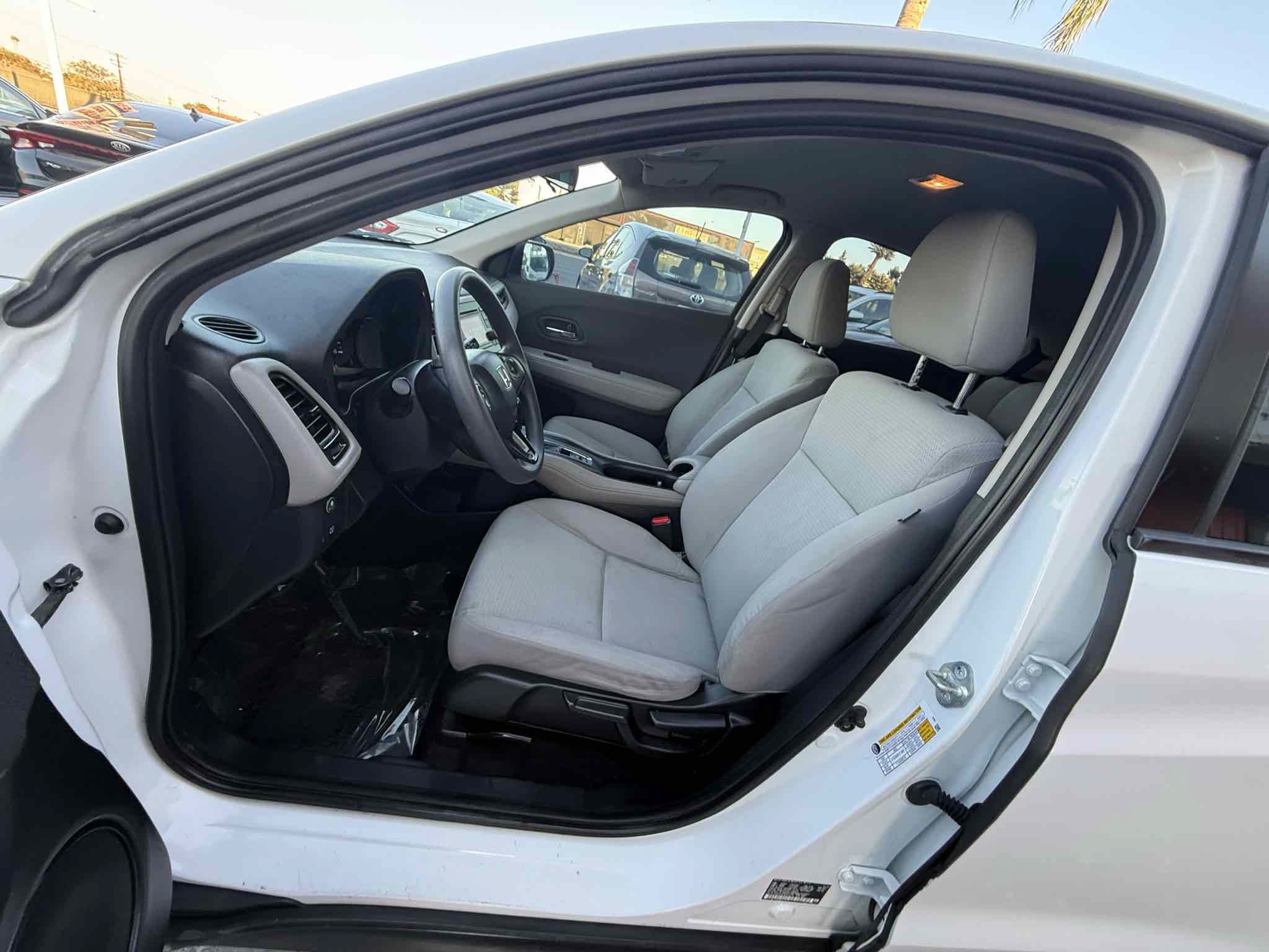 Used 2020 Honda HR-V LX image 90
