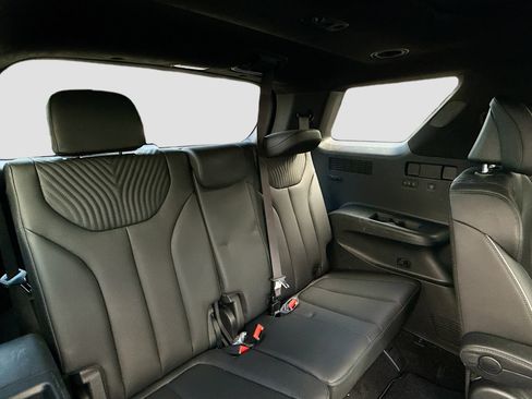 Used 2023 Hyundai Palisade Calligraphy image 28
