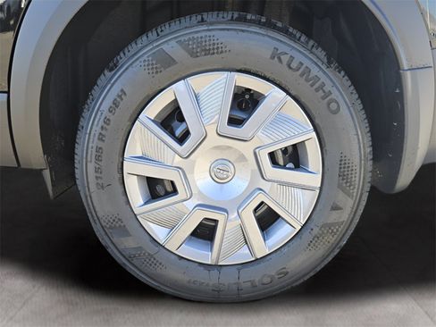 New 2026 Nissan Kicks S image 19