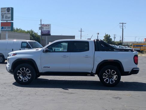 New 2025 GMC Canyon AT4 w/ Nightfall Edition image 8