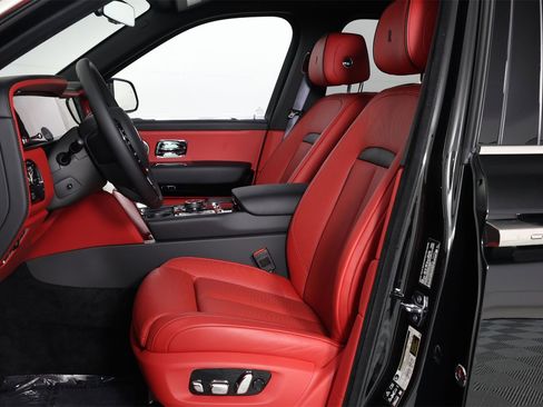 New 2026 Rolls-Royce Cullinan image 5