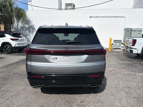 Used 2025 Buick Enclave Sport Touring w/ Power Package FWD image 4
