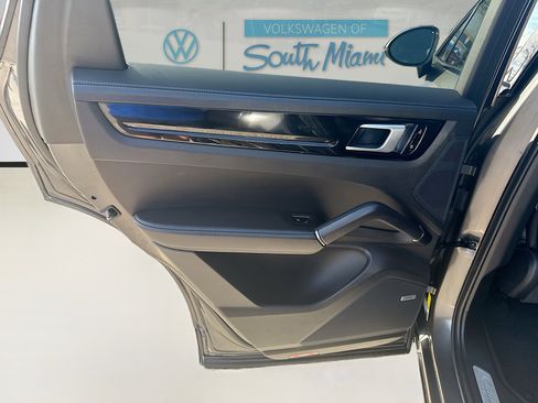 Used 2021 Porsche Cayenne S image 26