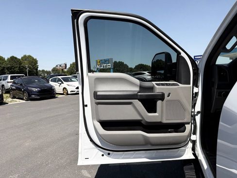 Used 2022 Ford F250 XL w/ Power Equipment Group AWD/4WD image 13