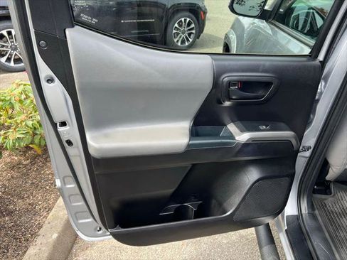 Certified 2020 Toyota Tacoma SR5 image 16