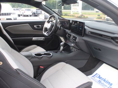 Used 2024 Ford Mustang GT RWD image 23