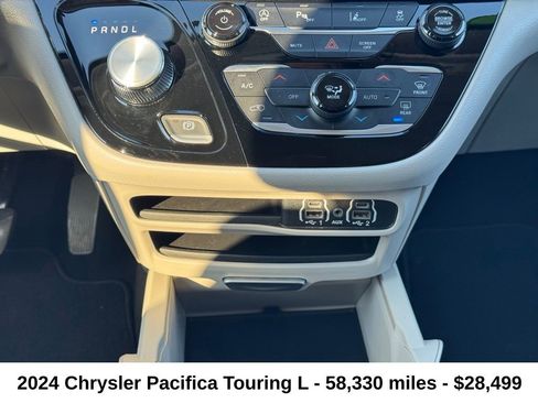 Used 2024 Chrysler Pacifica Touring-L image 19