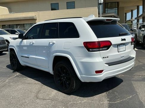 Used 2021 Jeep Grand Cherokee Laredo X AWD/4WD image 5