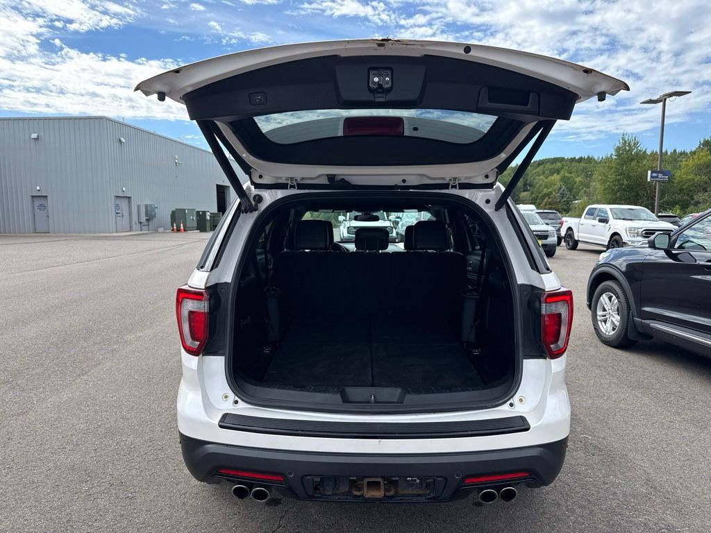 Used 2018 Ford Explorer Sport AWD/4WD image 3