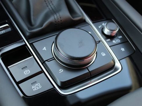 New 2026 MAZDA MAZDA3 Hatchback w/Premium Plus Pkg image 22