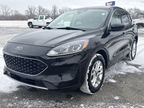 Used 2020 Ford Escape SE image 4