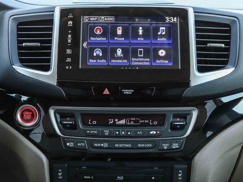 Used 2017 Honda Pilot Touring image 13
