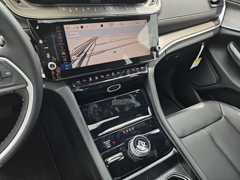 New 2026 Jeep Grand Cherokee Limited AWD/4WD image 17