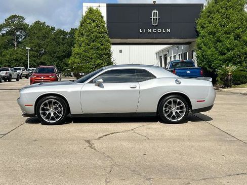 Used 2022 Dodge Challenger SXT w/ Plus Package RWD image 2