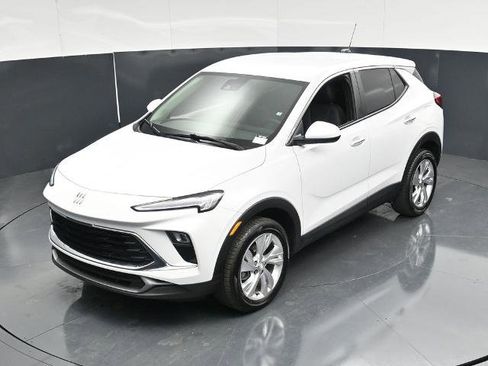 Used 2025 Buick Encore GX Preferred AWD/4WD image 40