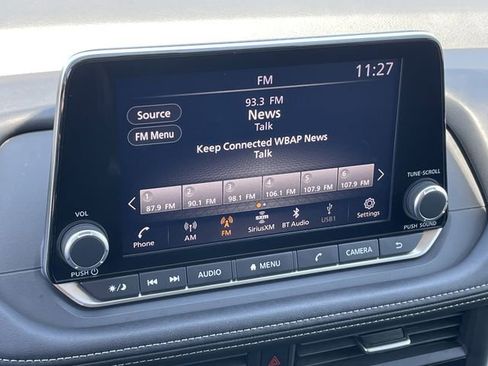Used 2025 Nissan Rogue SV FWD image 16