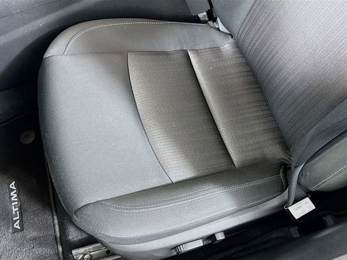 Used 2025 Nissan Altima 2.5 SV image 19