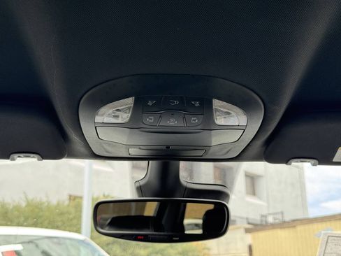 Used 2025 Chrysler Pacifica Select FWD image 24