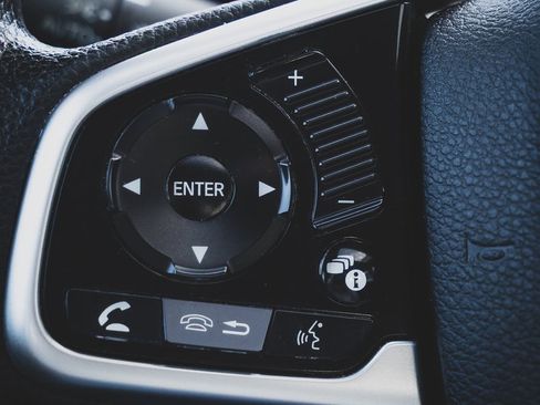 Used 2016 Honda Civic EX image 4