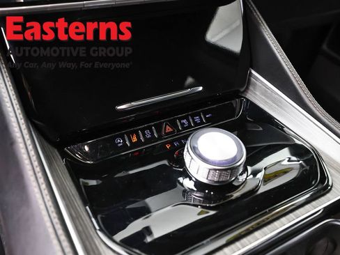 Used 2024 Jeep Wagoneer L Series II RWD image 20