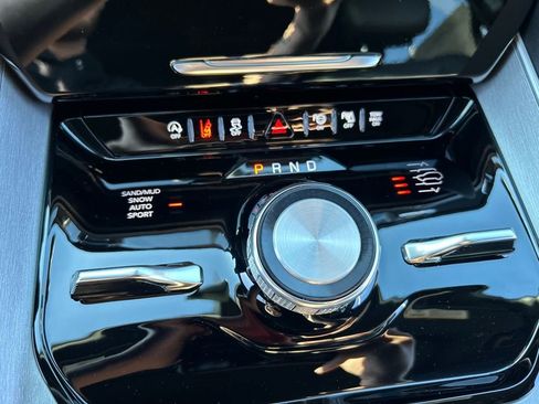 New 2026 Jeep Grand Wagoneer Limited AWD/4WD image 15