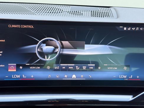 Used 2025 BMW 530i RWD image 22