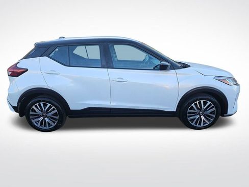 Used 2021 Nissan Kicks SV image 6