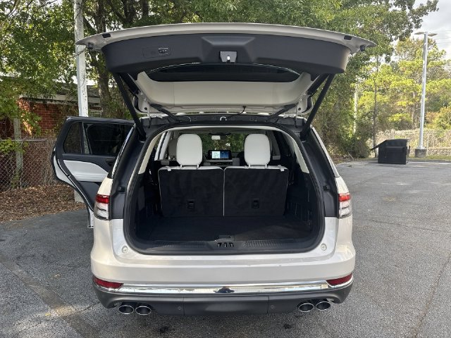 Used 2025 Lincoln Aviator Reserve w/ Illumination Package AWD/4WD image 13