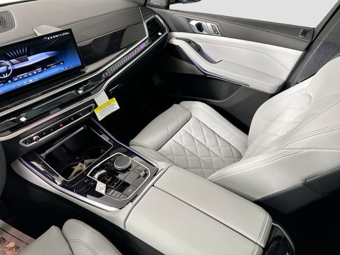 New 2026 BMW X5 xDrive40i w/ M Sport Package image 24