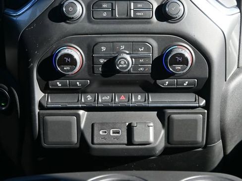 Used 2022 Chevrolet Silverado 1500 RST image 18