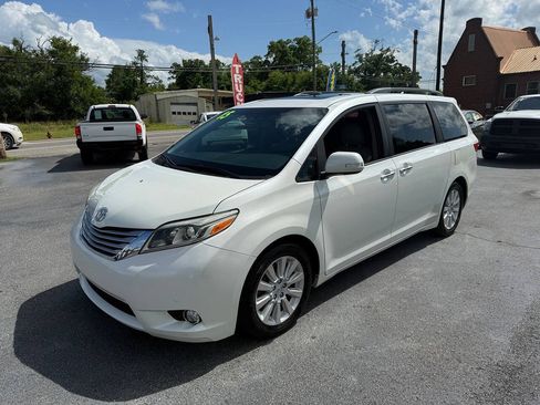 Used 2015 Toyota Sienna Limited FWD image 8