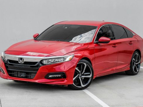 Used 2019 Honda Accord Sport image 12