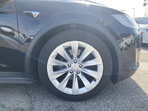 Used 2017 Tesla Model X 75D image 30