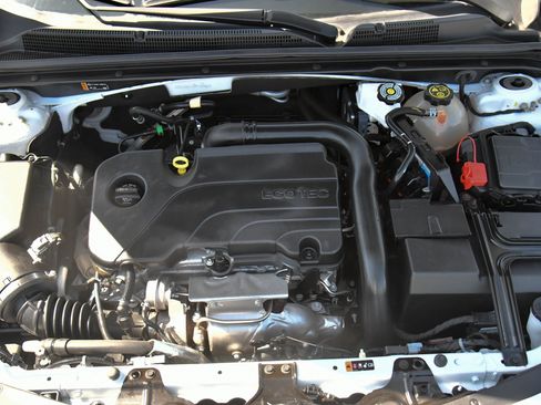 Used 2023 Chevrolet Malibu RS image 41